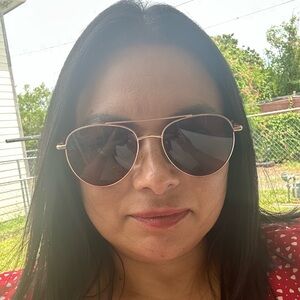 Meet your Posher, Elizabeth